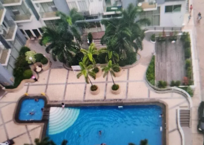 Aparthotel One Palm Tree , New Port Across Naia 3 *